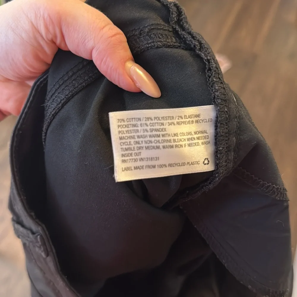 EUC Universal Thread Target Black Wax Skinny Jeans Size 6/28 - Picture 5 of 5